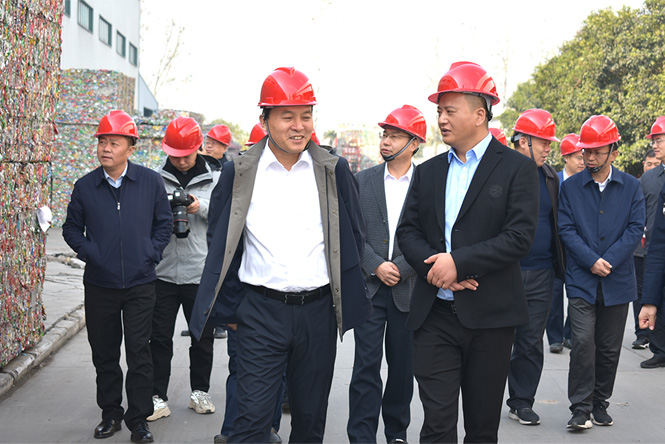 Zhang Yong, Secretary of Huaibei Municipal Party Committee, came to Limu for scientific research